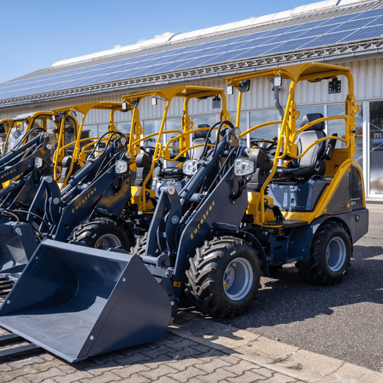 Eurotrac W11 Schutzdach